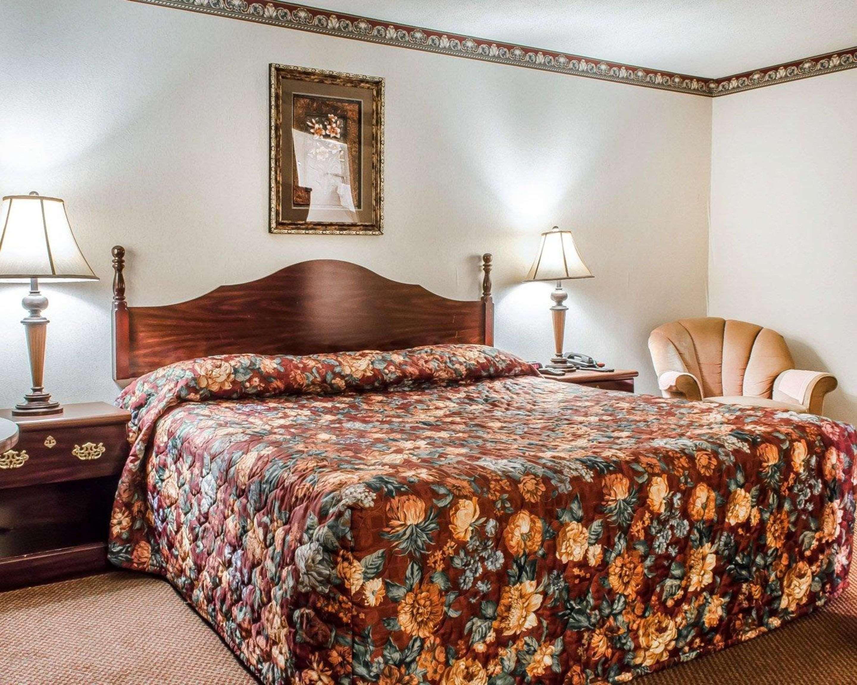 Econo Lodge Frackville Bagian luar foto