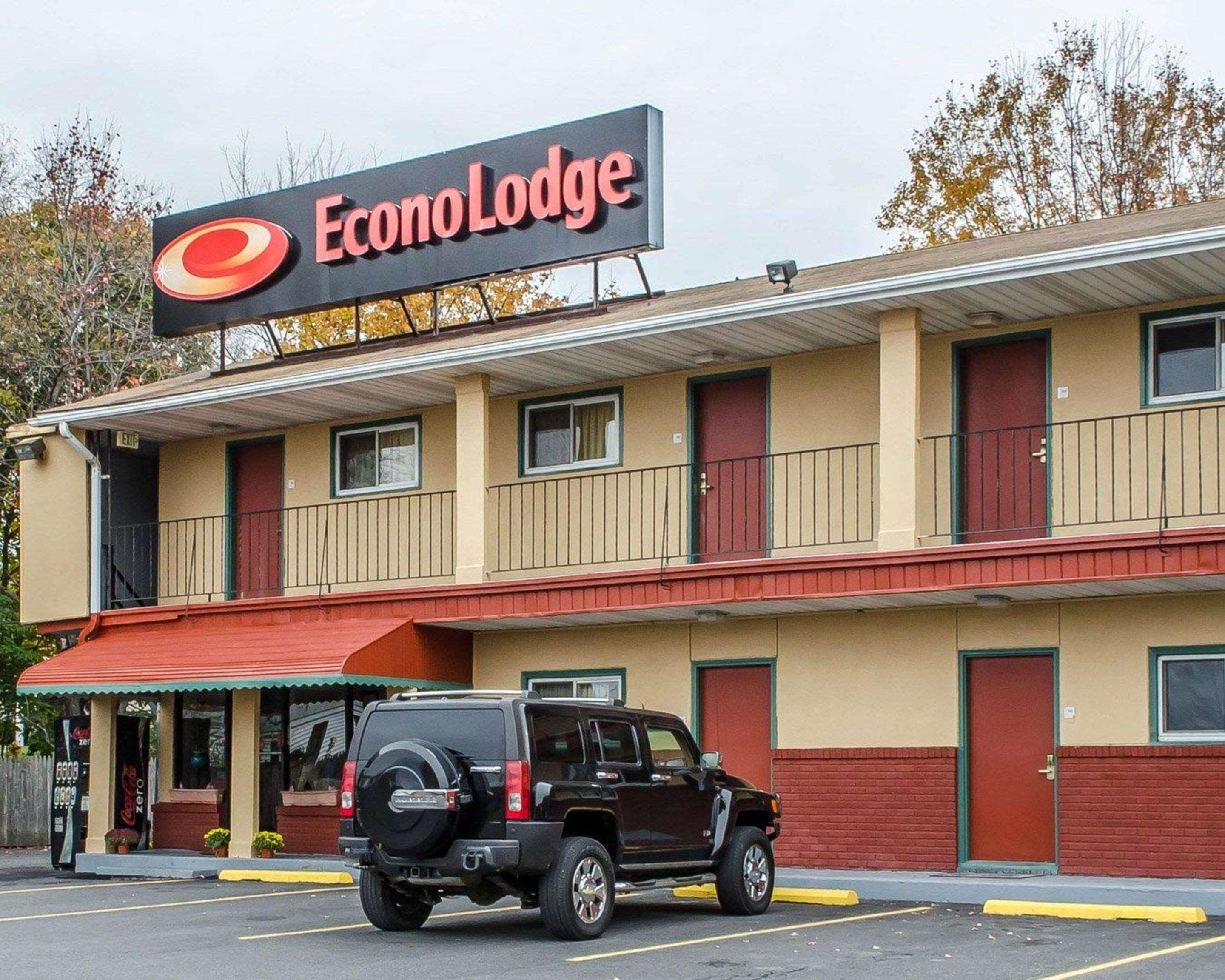 Econo Lodge Frackville Bagian luar foto
