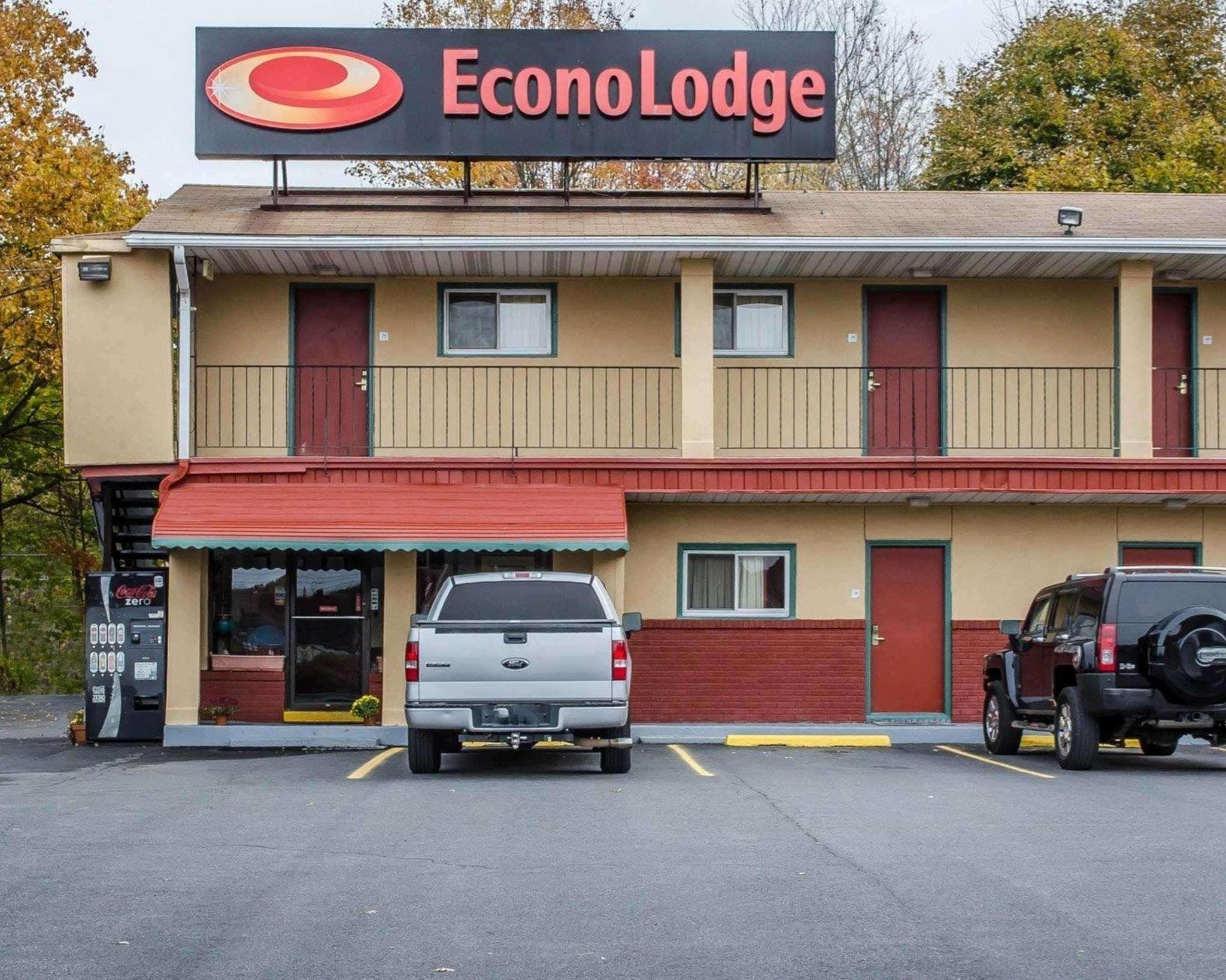 Econo Lodge Frackville Bagian luar foto